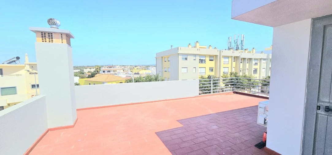 Moradia T4 para Venda em Quelfes Foto 55