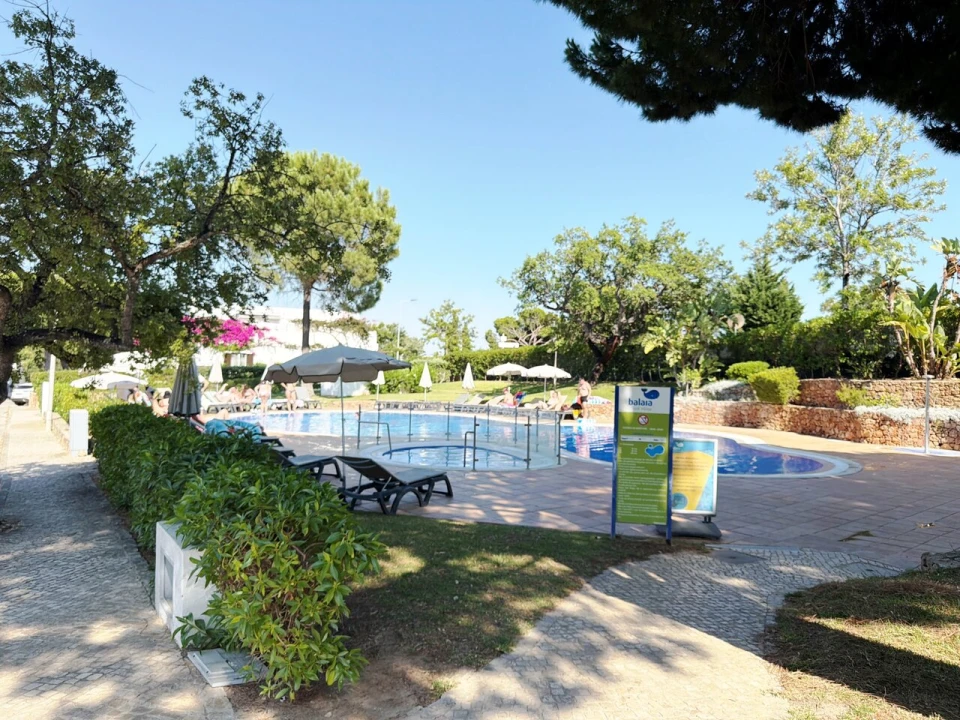 Apartamento T2 para Venda em Albufeira e Olhos de Água Foto 32