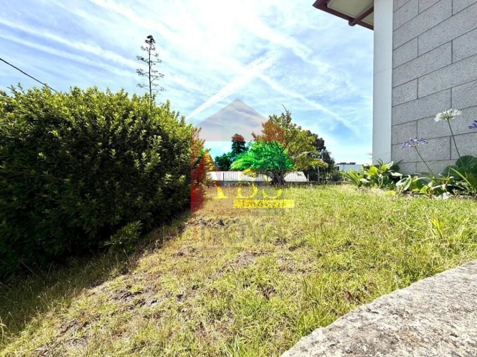 Moradia T3 para Venda em Cabanelas Foto 33