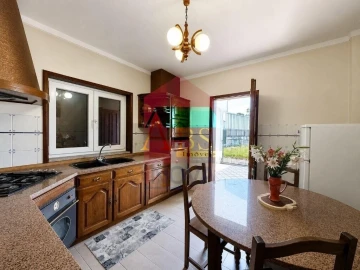 Moradia T3 para Venda em Cabanelas