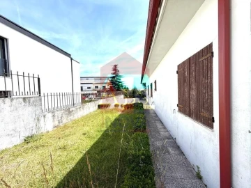 Moradia T3 para Venda em Cabanelas