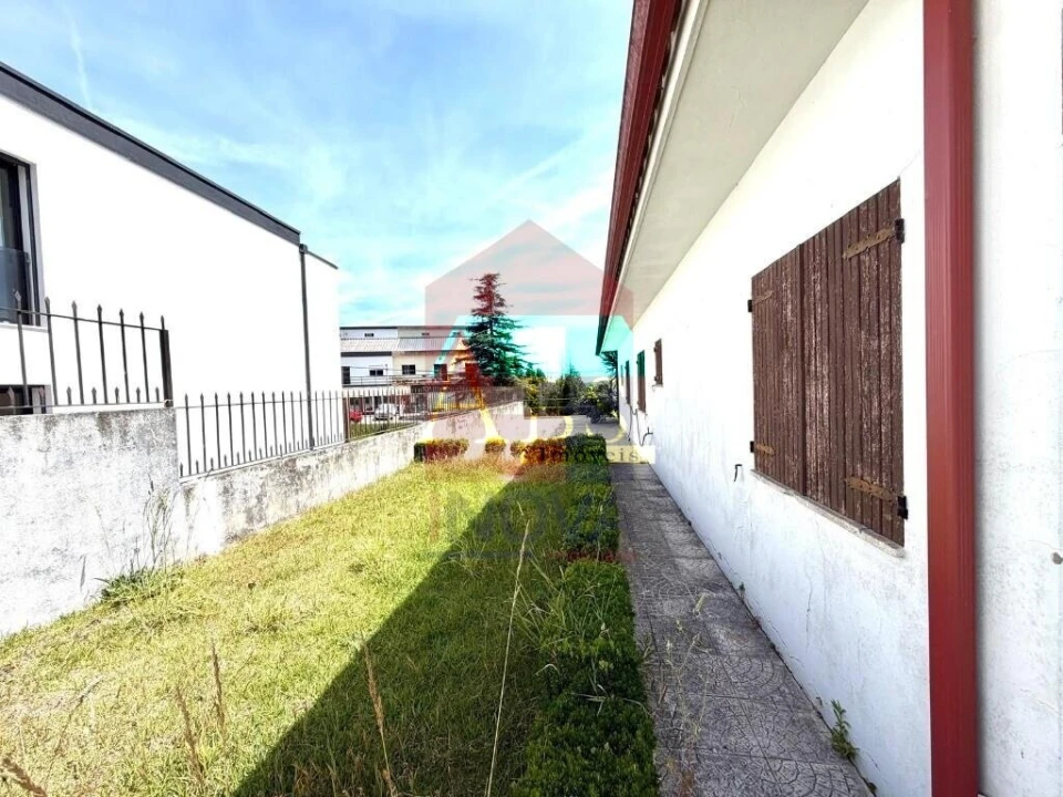 Moradia T3 para Venda em Cabanelas Foto 24