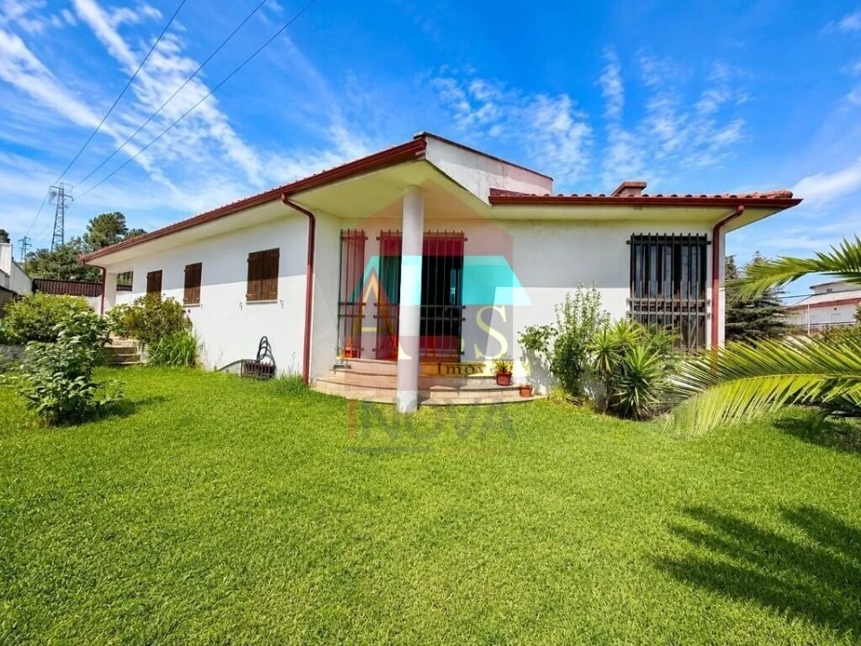 Moradia T3 para Venda em Cabanelas Foto 1