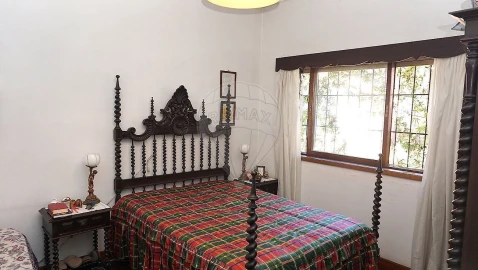 Moradia T5 para Venda em Tamengos, Aguim e Óis do Bairro