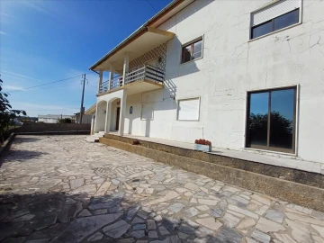 Moradia T6 para Venda em Nogueira do Cravo