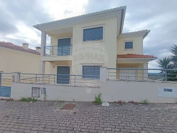 Moradia T5 para Venda em Assafarge e Antanhol