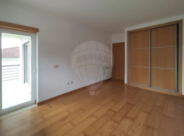 Moradia T5 para Venda em Assafarge e Antanhol