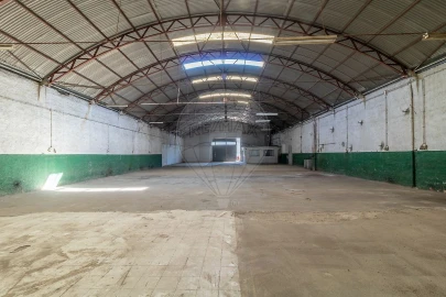 Armazém para Venda em Eiras e São Paulo de Frades