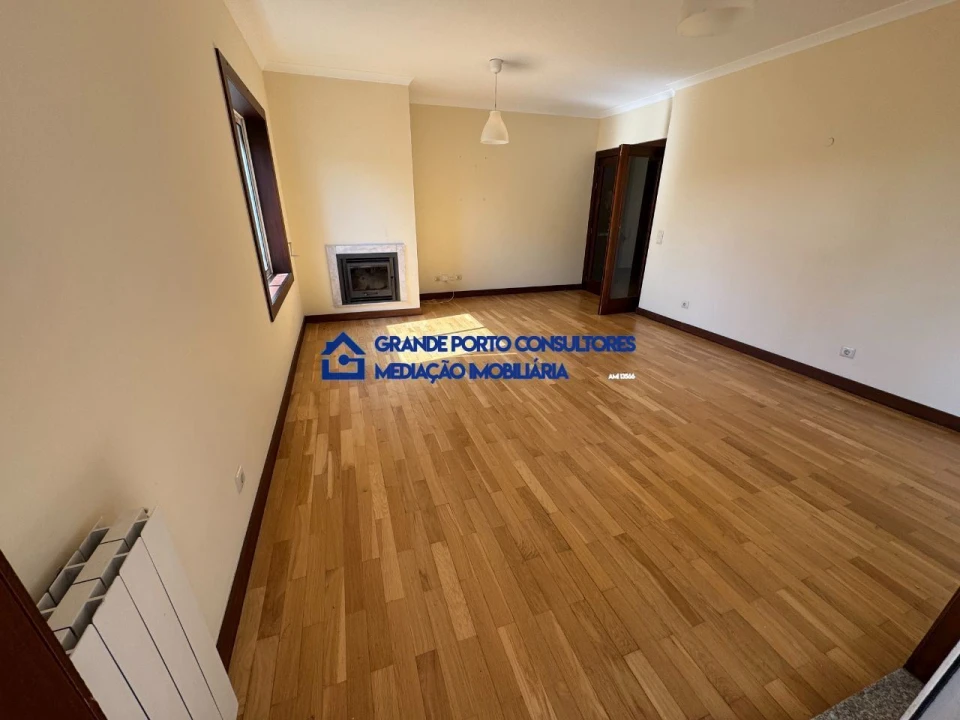 Apartamento T2 para Arrendamento em Cedofeita, Santo Ildefonso, Sé, Miragaia, São Nicolau e Vitória Foto 4