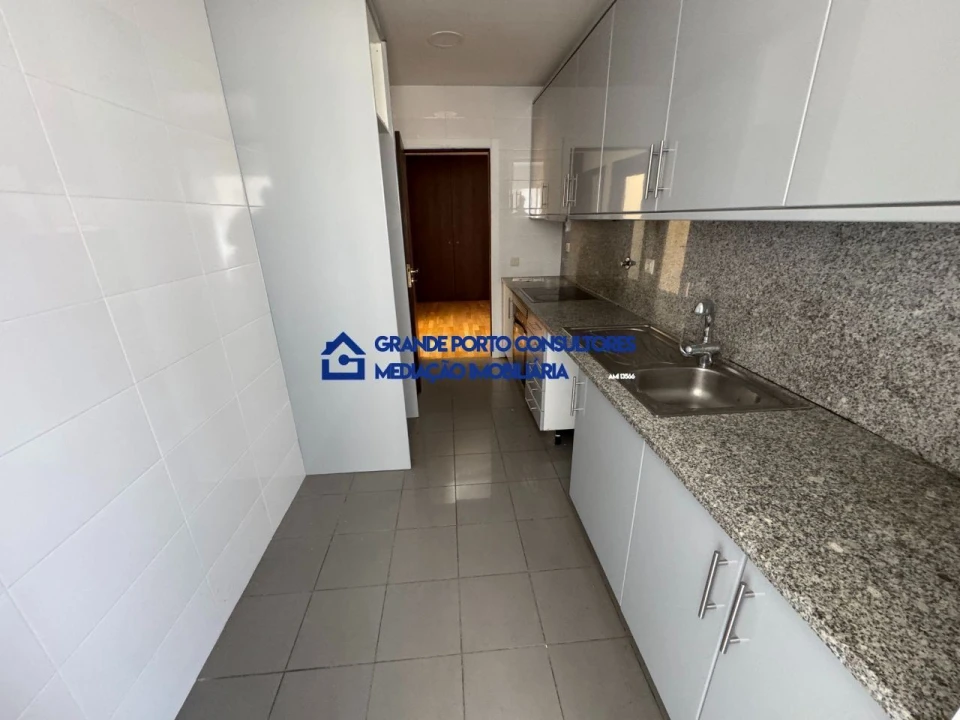 Apartamento T2 para Arrendamento em Cedofeita, Santo Ildefonso, Sé, Miragaia, São Nicolau e Vitória Foto 7