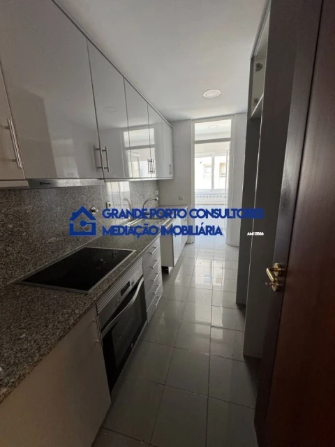 Apartamento T2 para Arrendamento em Cedofeita, Santo Ildefonso, Sé, Miragaia, São Nicolau e Vitória