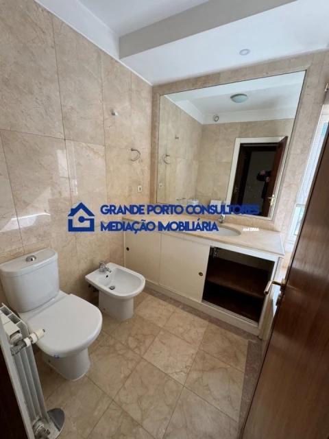 Apartamento T2 para Arrendamento em Cedofeita, Santo Ildefonso, Sé, Miragaia, São Nicolau e Vitória