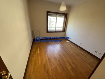 Apartamento T2 para Arrendamento em Cedofeita, Santo Ildefonso, Sé, Miragaia, São Nicolau e Vitória
