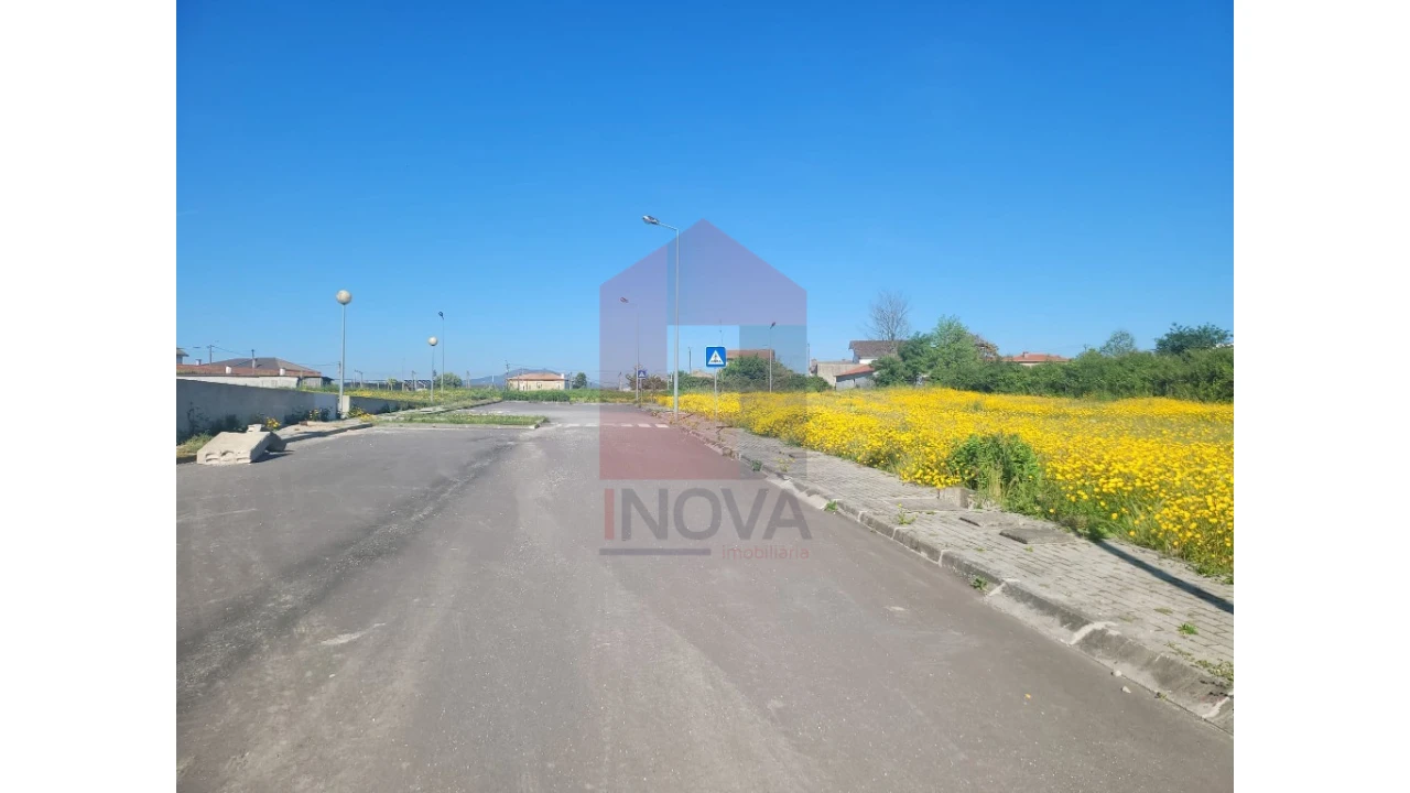 Terreno para Venda em Loureira Foto 7