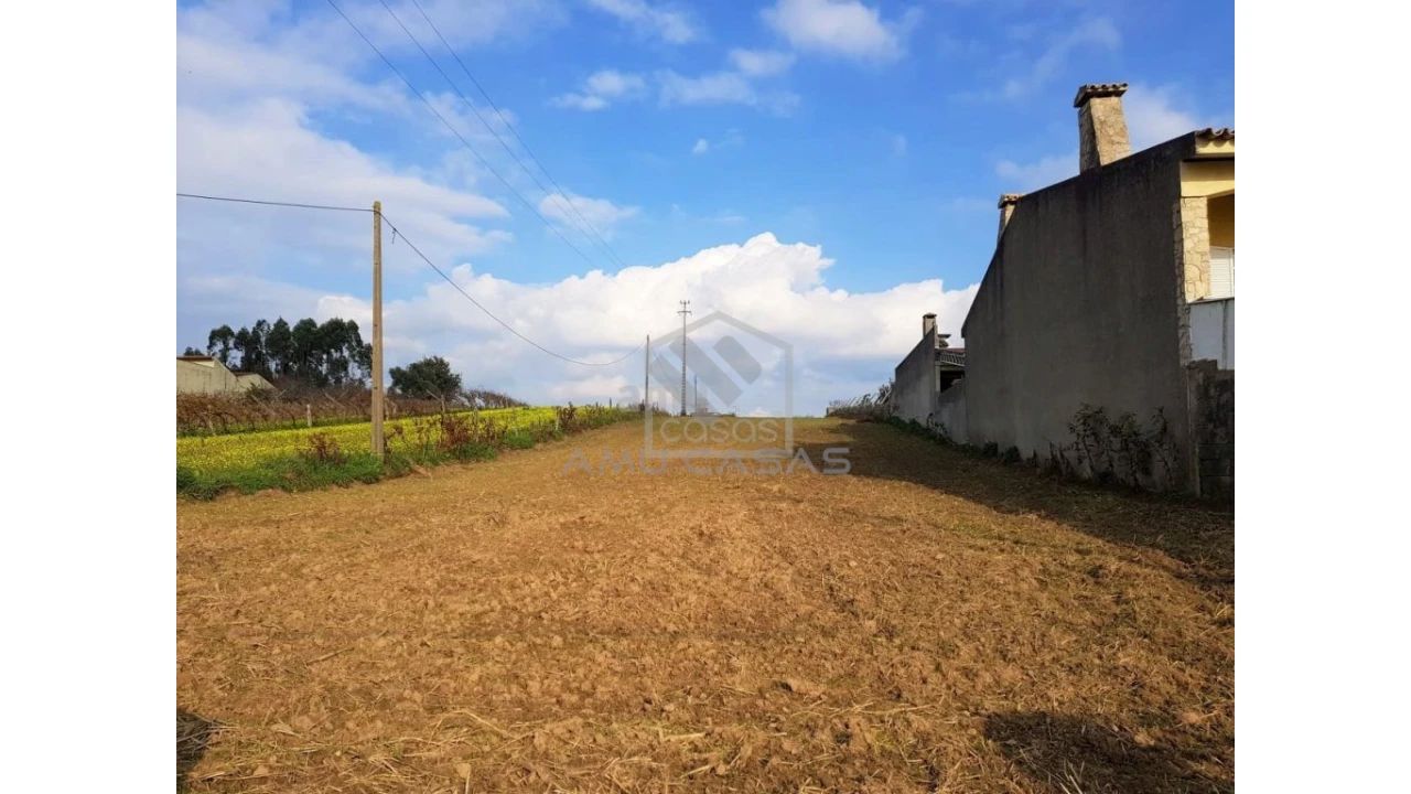 Terreno para Venda em Salreu Foto 1