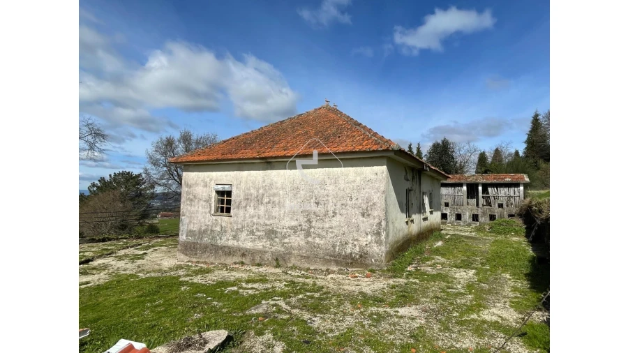 Moradia T2 para Venda em Vascões Foto 9