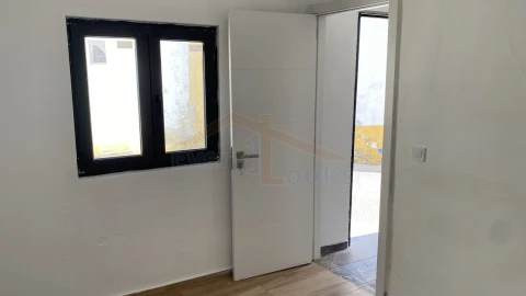 Moradia T2 para Venda em Olho Marinho