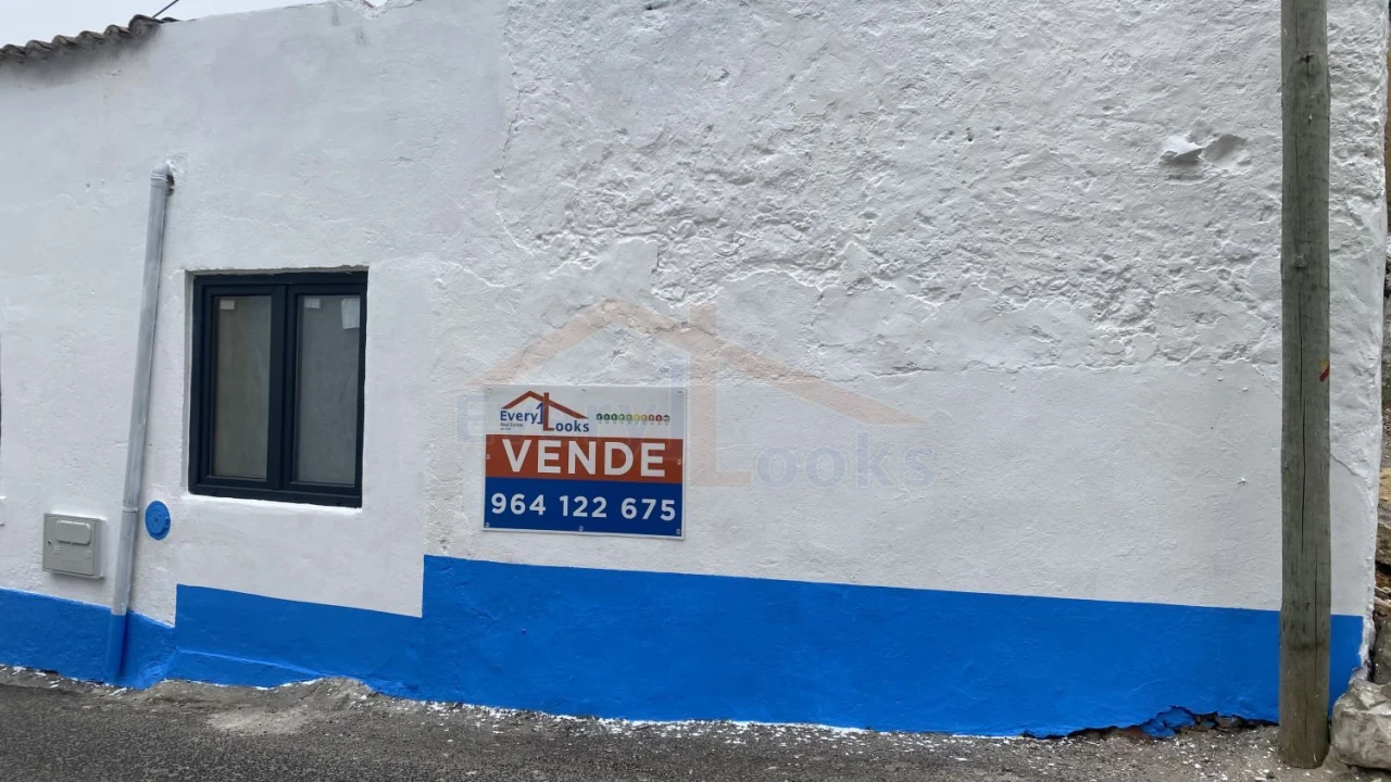 Moradia T2 para Venda em Olho Marinho Foto 1