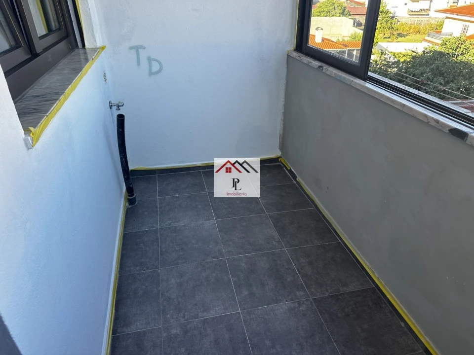 Apartamento T2 para Venda em Miranda do Corvo Foto 3