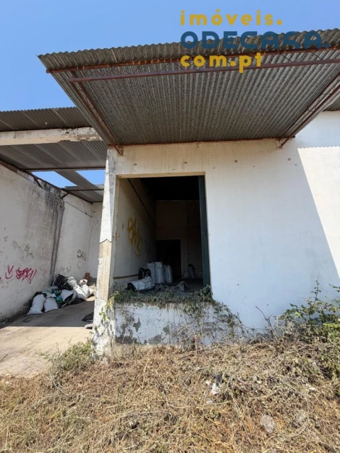 Loja para Venda em Alcanhões