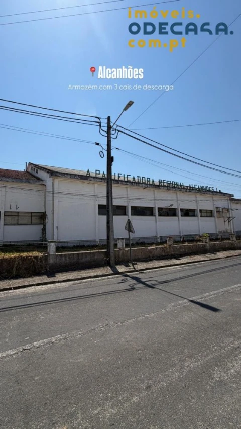 Loja para Venda em Alcanhões