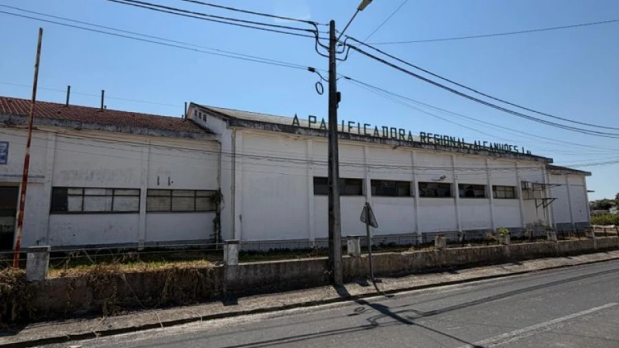 Loja para Venda em Alcanhões
