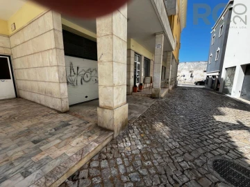Loja para Venda em Santa Maria, São Pedro e Matacães