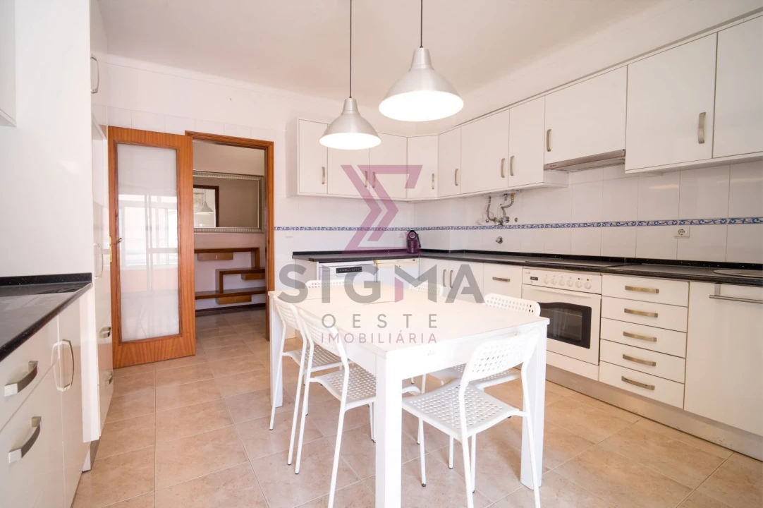 Apartamento T3 para Venda em Bombarral e Vale Covo Foto 44