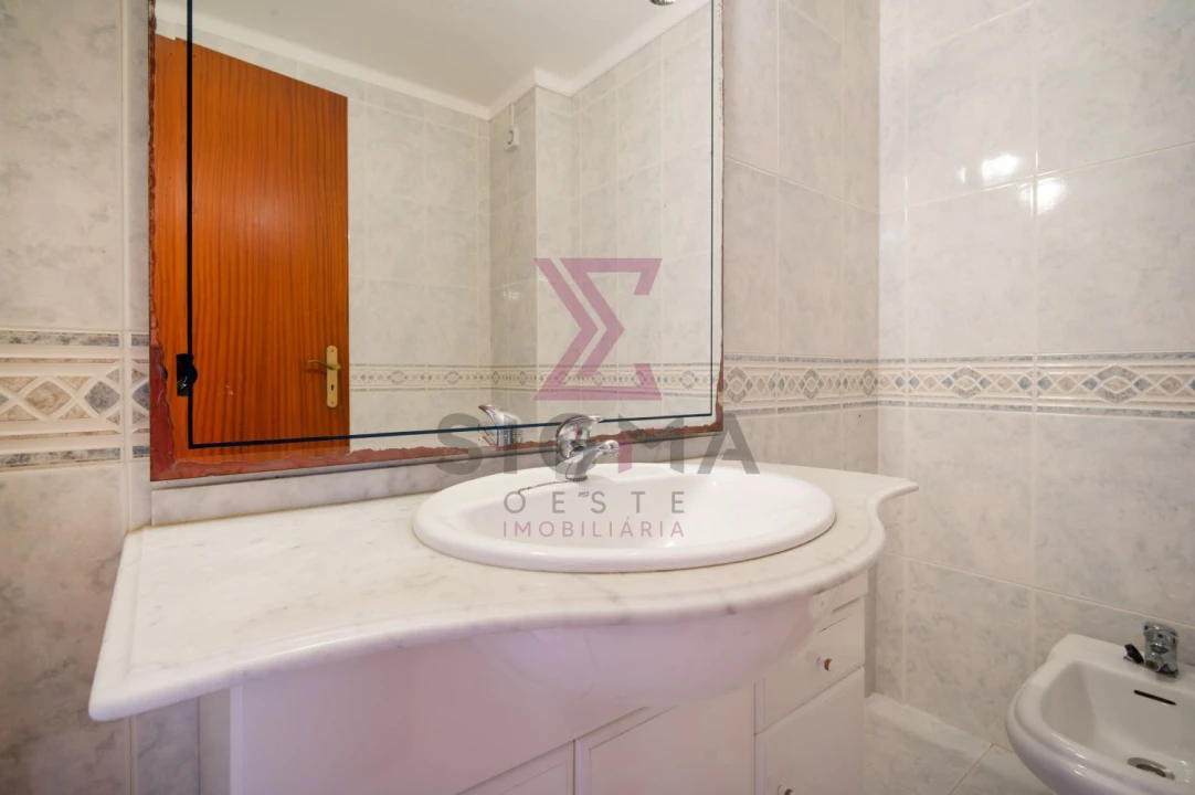 Apartamento T3 para Venda em Bombarral e Vale Covo Foto 23