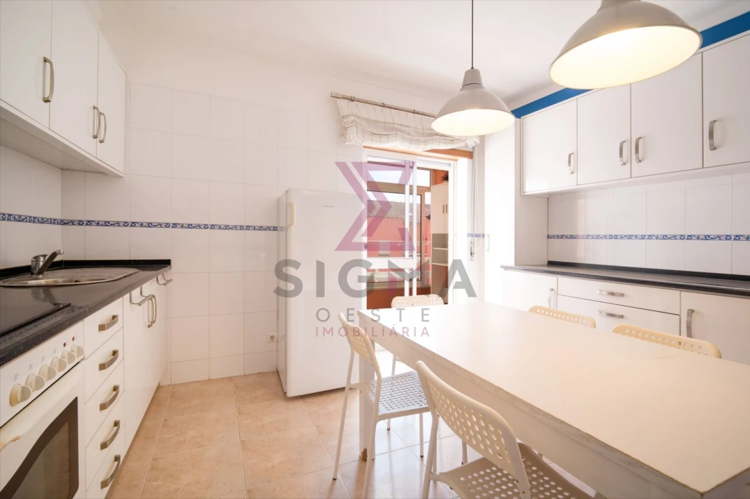 Apartamento T3 para Venda em Bombarral e Vale Covo Foto 38