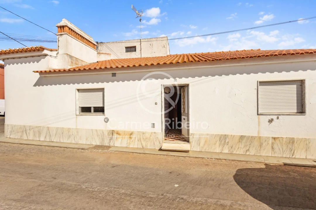 Moradia T5 para Venda em Santo Amaro Foto 1