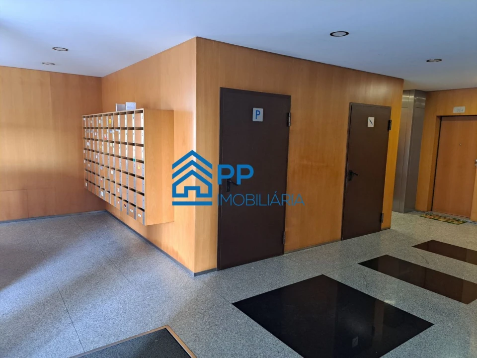 Apartamento T1 para Arrendamento em São Mamede de Infesta e Senhora da Hora Foto 2