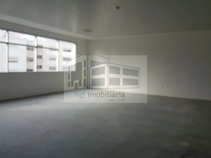 Loja para Arrendamento em Póvoa de Santa Iria e Forte da Casa Foto 6