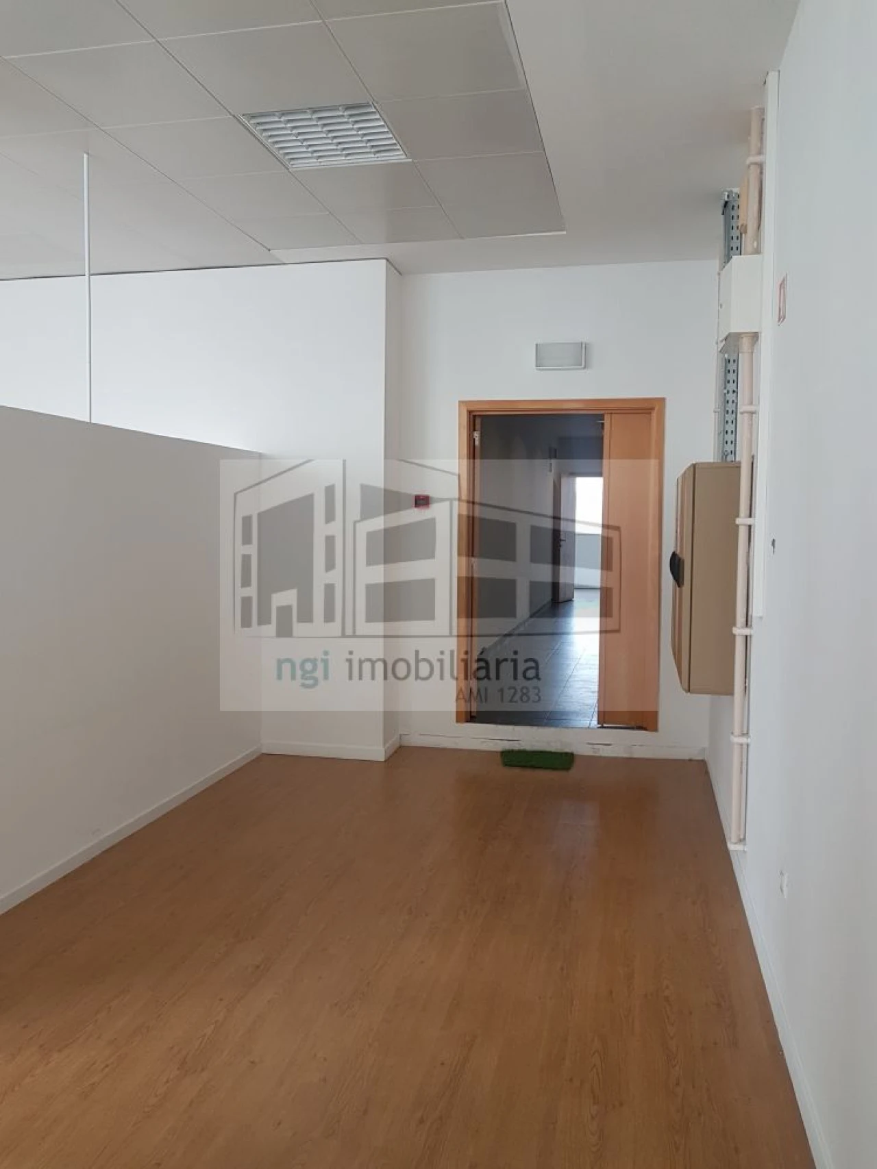 Loja para Arrendamento em Póvoa de Santa Iria e Forte da Casa Foto 4