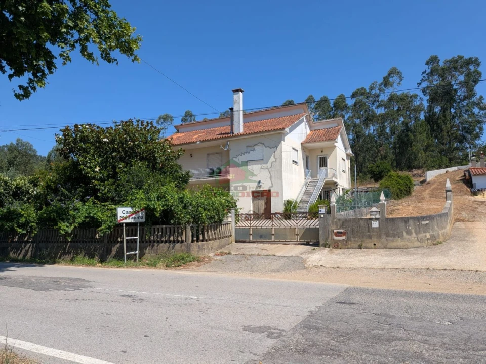 Moradia T4 para Venda em Cernache do Bonjardim, Nesperal e Palhais Foto 1