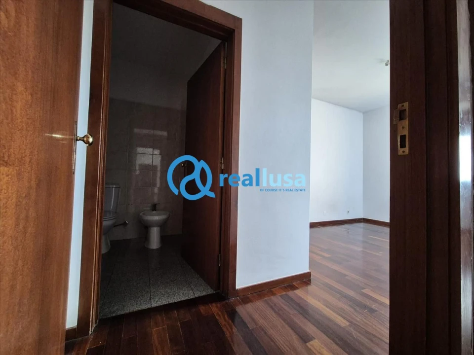 Apartamento T2 para Venda em Rio Tinto Foto 3