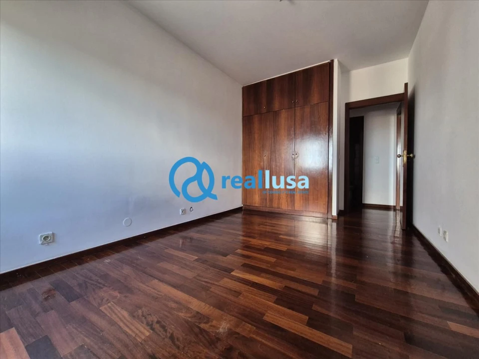 Apartamento T2 para Venda em Rio Tinto Foto 5
