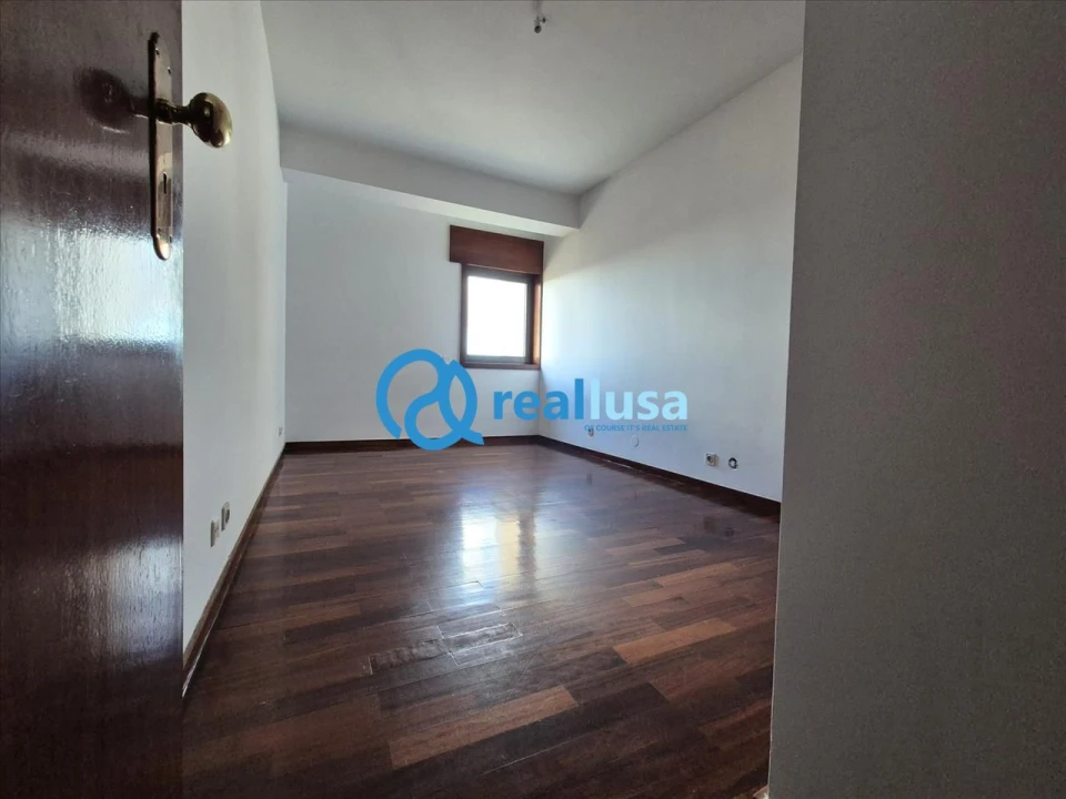 Apartamento T2 para Venda em Rio Tinto Foto 4