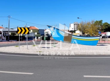 Moradia T4 para Venda em Charneca de Caparica e Sobreda