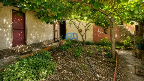 Moradia T6 para Venda em São Martinho de Mouros