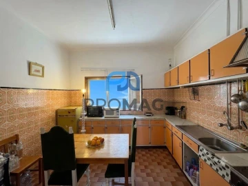 Moradia T4 para Venda em Vilar de Andorinho