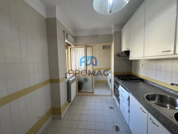 Apartamento T3 para Venda em Amarante (São Gonçalo), Madalena, Cepelos e Gatão