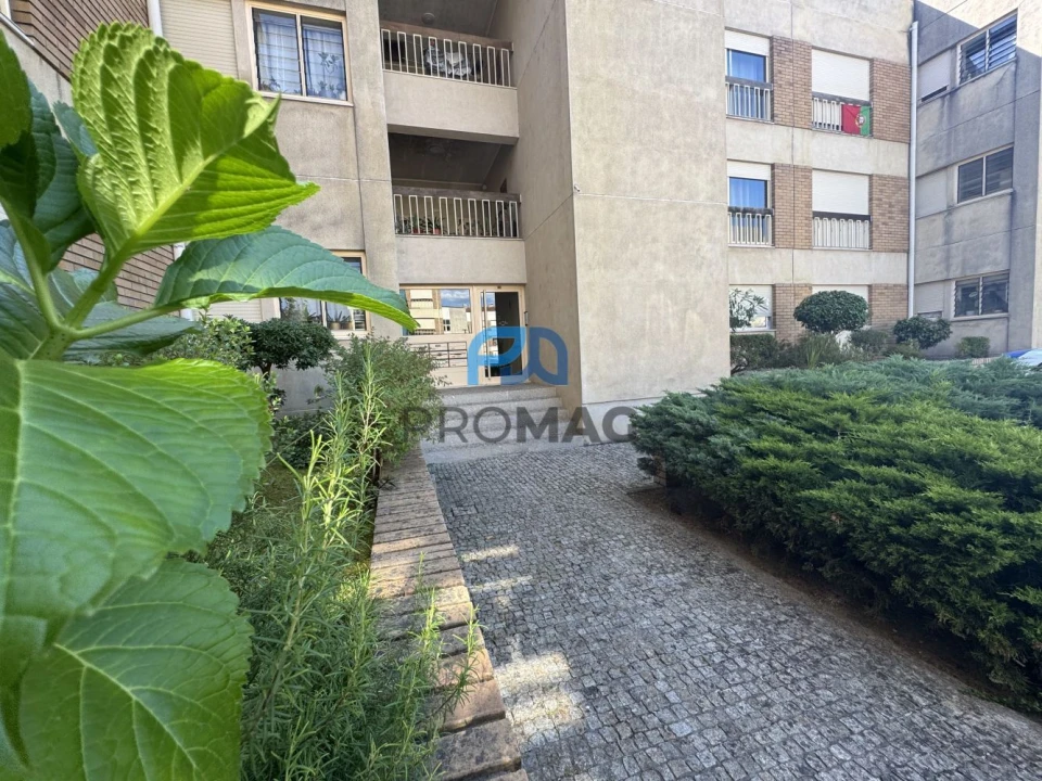 Apartamento T3 para Venda em Amarante (São Gonçalo), Madalena, Cepelos e Gatão Foto 1