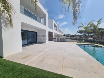 Moradia T3 para Venda em Quarteira