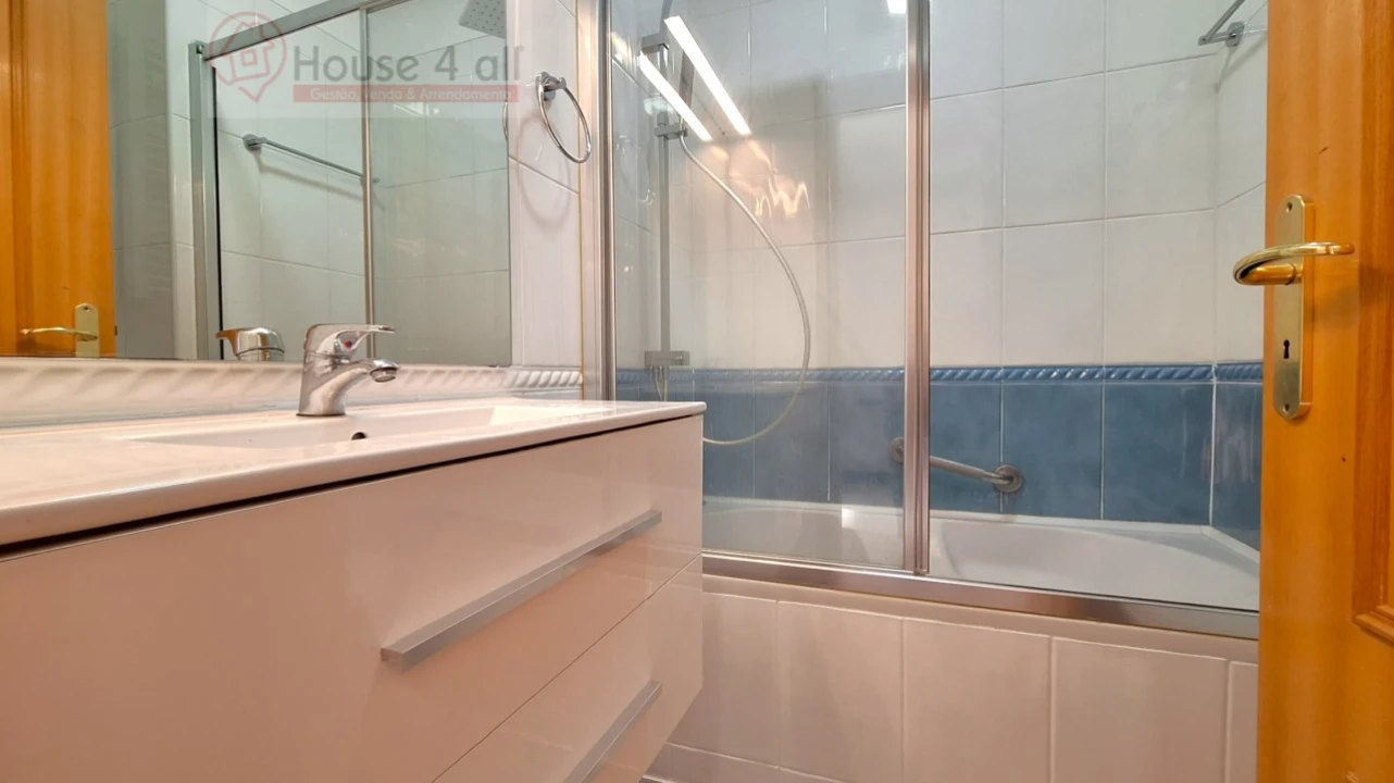 Quarto para Arrendamento em Nossa Senhora do Pópulo, Coto e São Gregório Foto 11