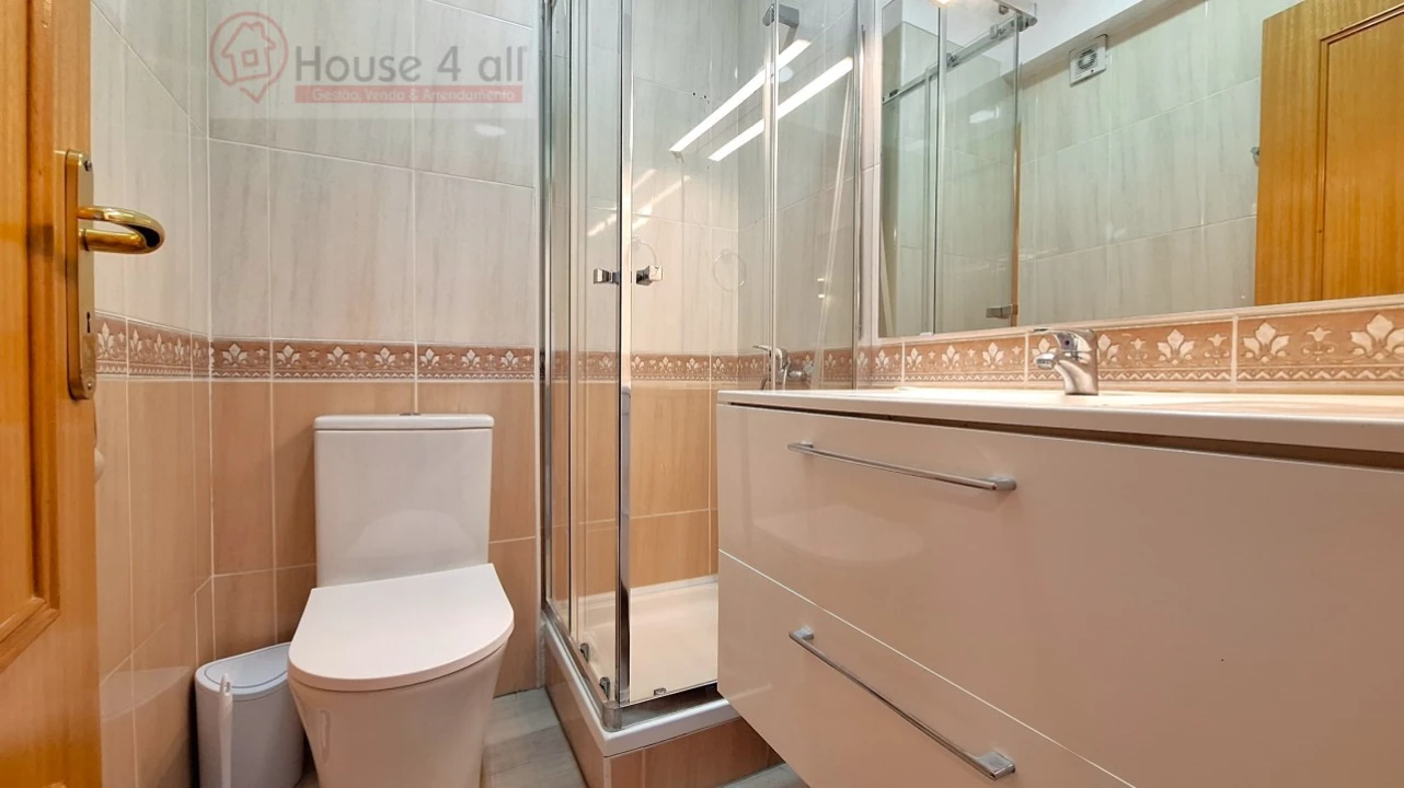 Quarto para Arrendamento em Nossa Senhora do Pópulo, Coto e São Gregório Foto 13