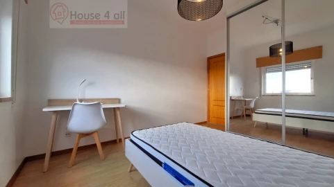 Quarto para Arrendamento em Nossa Senhora do Pópulo, Coto e São Gregório