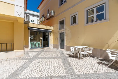 Loja para Venda em Azeitão (São Lourenço e São Simão)