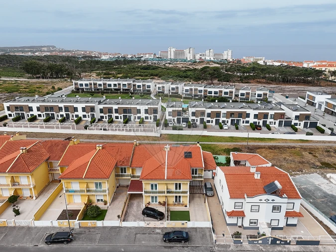 Moradia T4 para Venda em A dos Cunhados e Maceira Foto 3