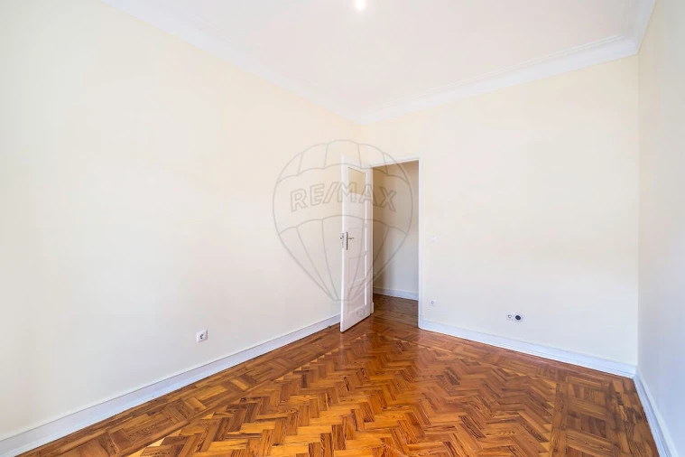 Apartamento T4 para Venda em Penha de França Foto 24